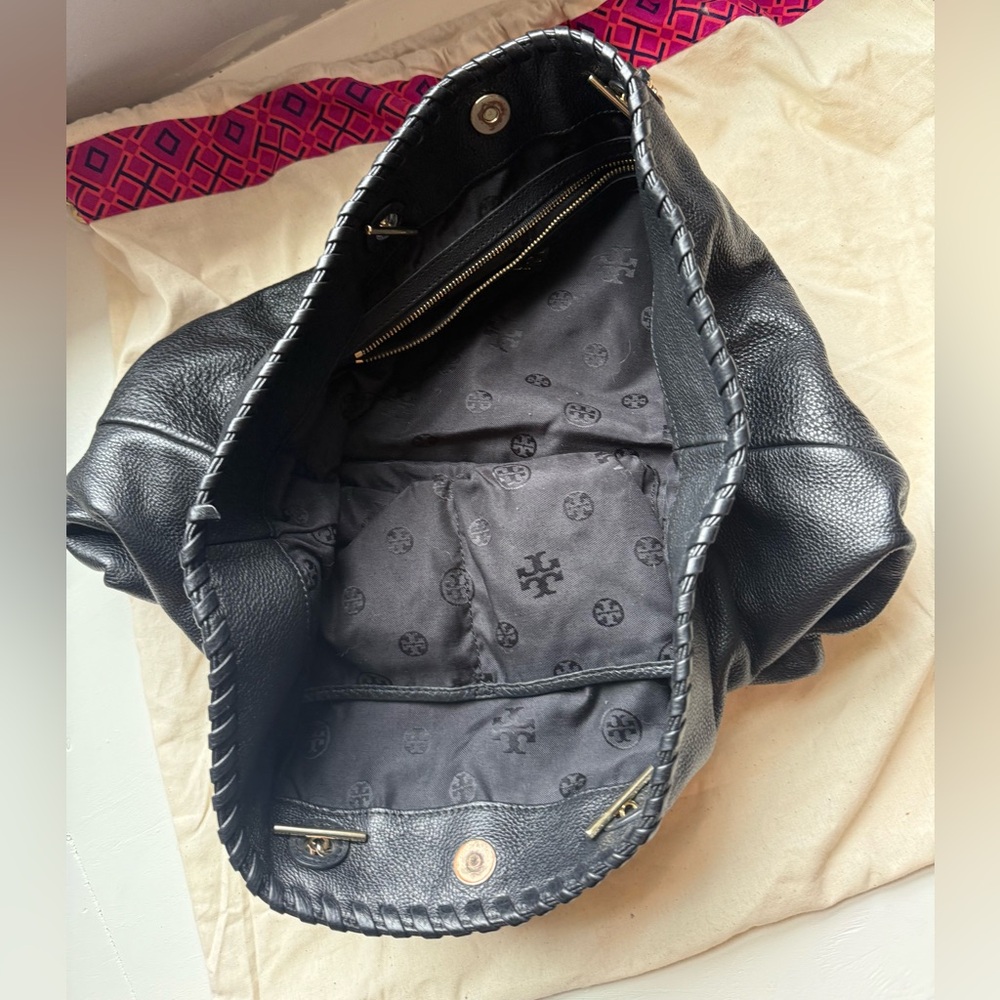 Tory Burch Black Leather Marion Shoulder Bag - Picture 5 of 10